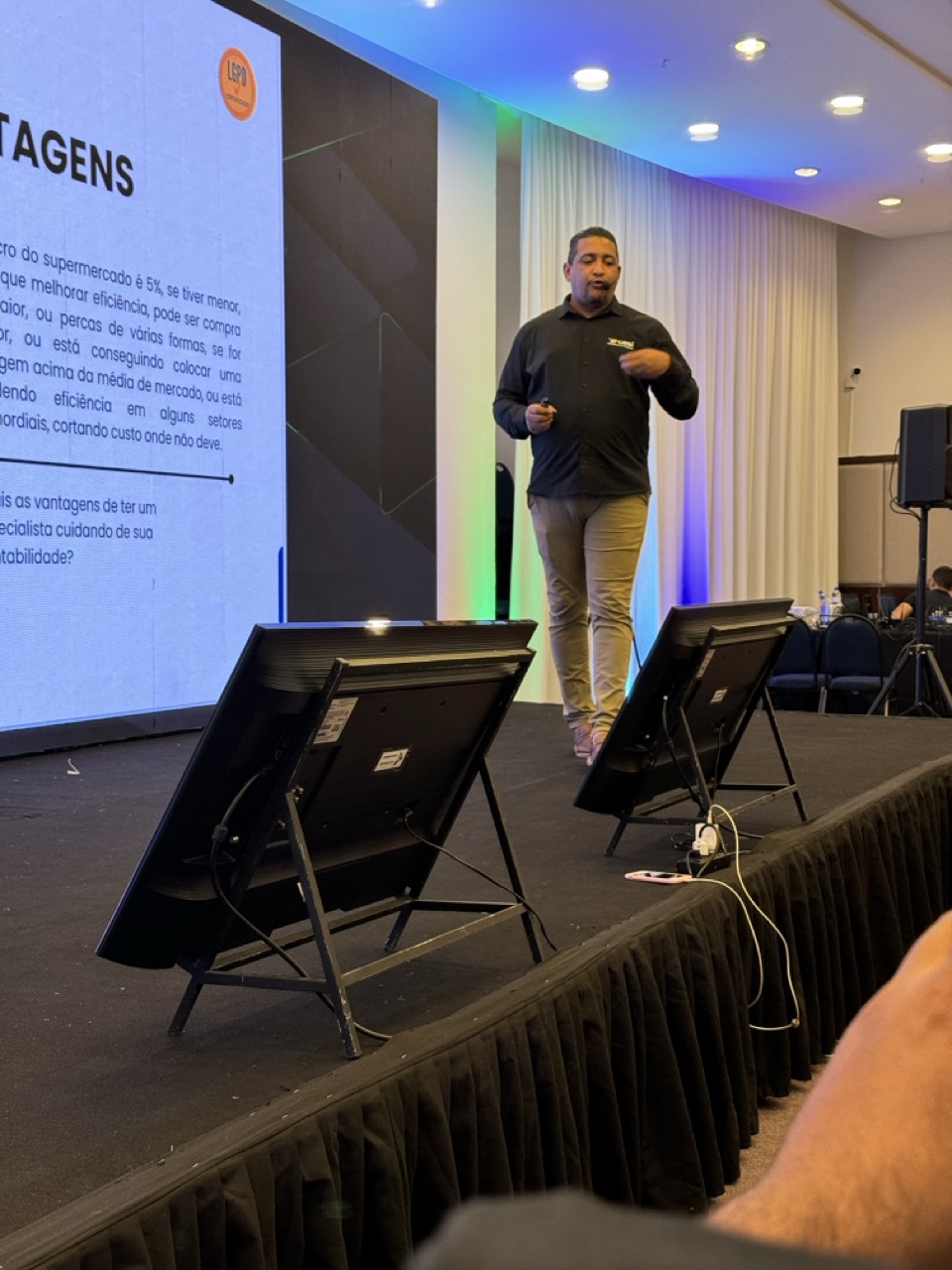 João Marcelo apresentando metodologia